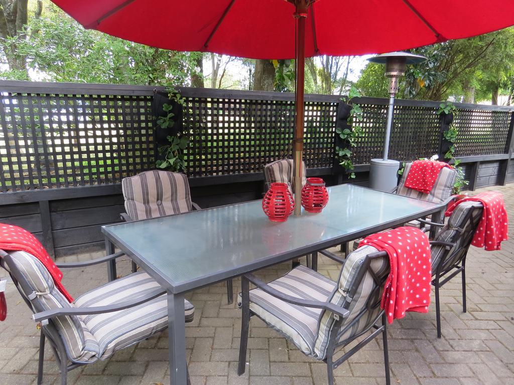 The Loft Bed And Breakfast Taupo Exterior foto